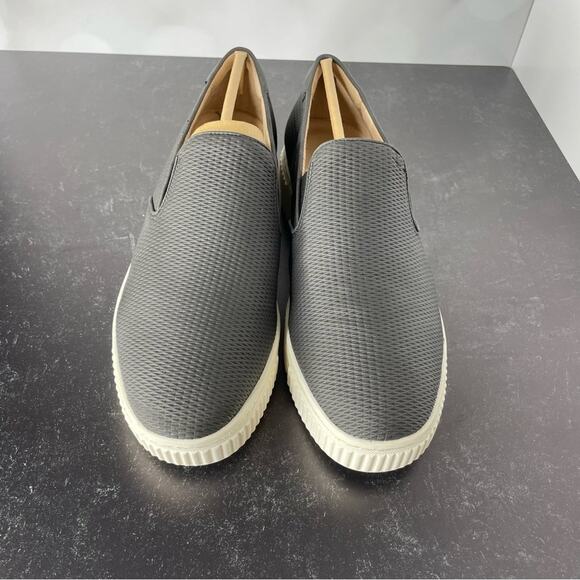 SOUL NATURALIZER Women’s Tia Slip-On Sneakers Black Faux Leather Sz 10 - Picture 3 of 7